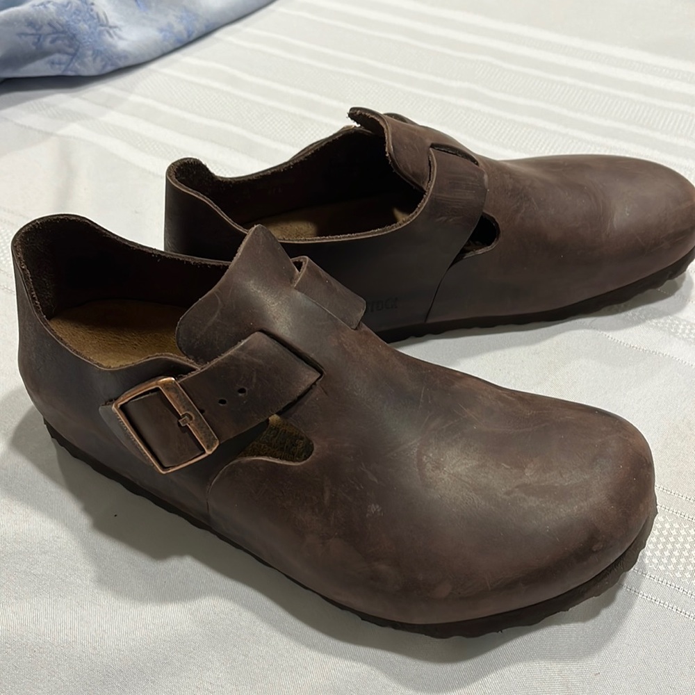 Birkenstock London Oiled Leather closed toed